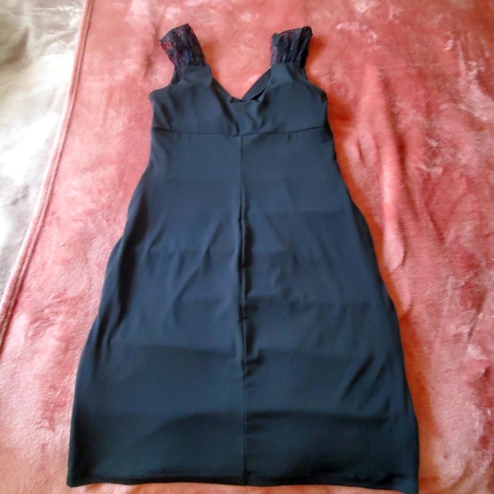 Dress - Picture 3 of 4